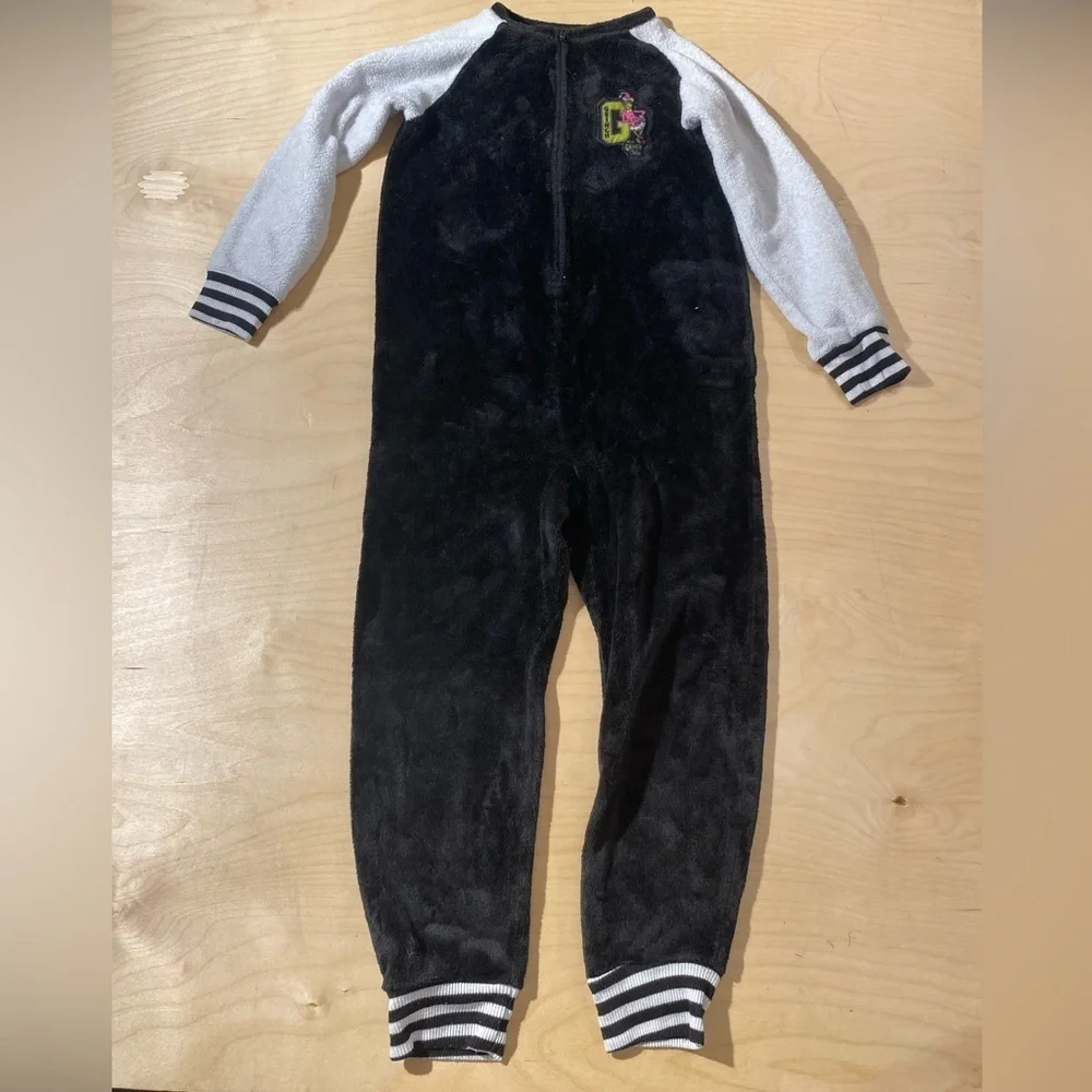Justice cozy black
